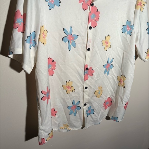 Atlanl Floral Short Sleeve Button Down Shirt - Picture 3 of 8